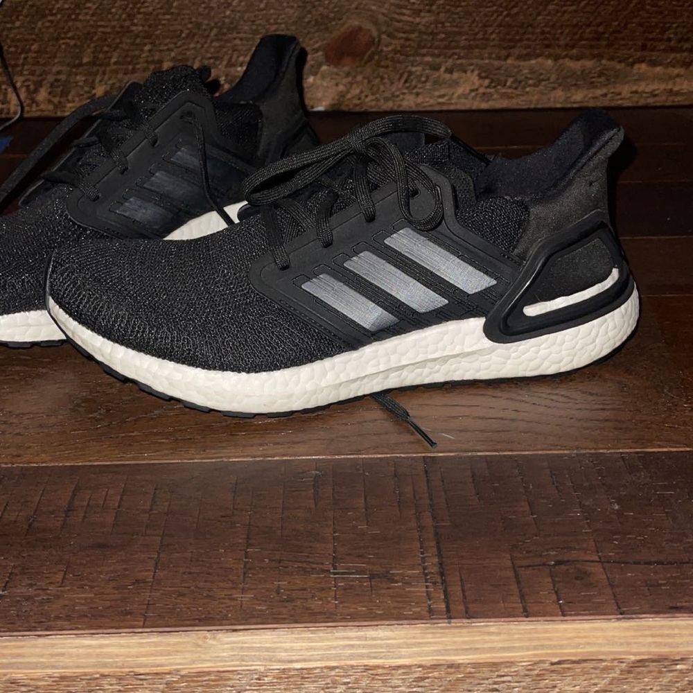 Size 10 Men’s Black Ultra Boost